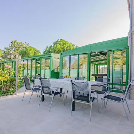 Manon Des Lacs * Mesnil-Saint-Père