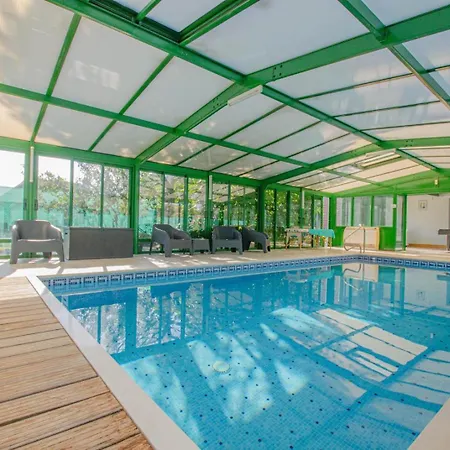 Manon Des Lacs Mesnil-Saint-Père